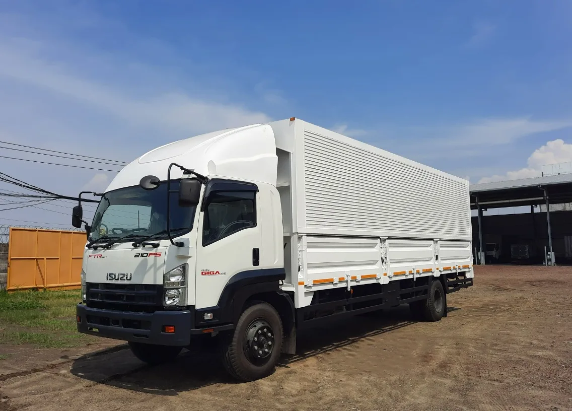 Isuzu Giga FTR Karoseri Wingbox