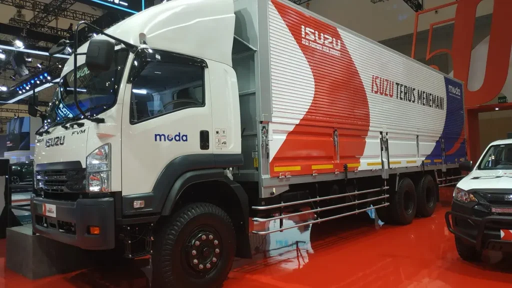 Isuzu Giga FVM wingbox