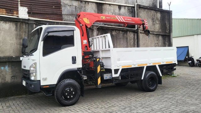 ISUZU ELF NMR CRANE dan bak 3 way